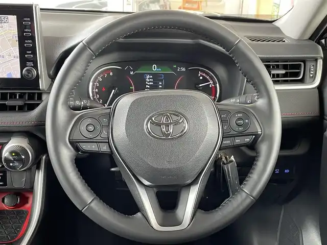 トヨタ ＲＡＶ４ アドベンチャー オフロードPKG 道東・釧路十勝 2022(令4)年 2.4万km アティチュードブラックマイカ 4WD/寒冷地仕様車/Toyota Safety Sense/・PCS(プリクラッシュセーフティ)/・LTA(レーントレーシングアシスト)/・BSM(ブラインドスポットモニター)/・オートマチックハイビーム/・レーダークルーズコントロール/純正メーカーOPナビ/ (BT/USB/Miracast)/フルセグTV/車外カメラ/ (フロント/バック/全方位)/革巻きステアリング/ステアリングスイッチ/ステアリングヒーター/レザーシート/パワーシート/ (運転席)/メモリーシート/ (運転席)/シートヒーター/ (運転席/助手席)/エアーシート/ (運転席/助手席)/プッシュスタート/スマートキー/スペアキー/純正キー1体型エンジンスターター/純正18インチAW/JAOSフロントバンパー/MODELLISTAサイドステップ/ルーフレール/純正LEDヘッドライト/フォグランプ/ (フロント/リア)/ウインカーミラー/電動格納ミラー/純正ドアバイザー/純正フロアマット/横滑り防止装置/ナビ取扱説明書/取扱説明書/保証書