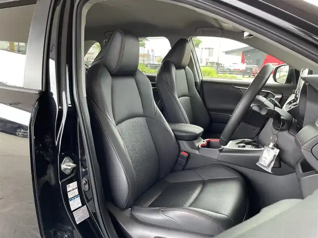 トヨタ ＲＡＶ４ アドベンチャー オフロードPKG 道東・釧路十勝 2022(令4)年 2.4万km アティチュードブラックマイカ 4WD/寒冷地仕様車/Toyota Safety Sense/・PCS(プリクラッシュセーフティ)/・LTA(レーントレーシングアシスト)/・BSM(ブラインドスポットモニター)/・オートマチックハイビーム/・レーダークルーズコントロール/純正メーカーOPナビ/ (BT/USB/Miracast)/フルセグTV/車外カメラ/ (フロント/バック/全方位)/革巻きステアリング/ステアリングスイッチ/ステアリングヒーター/レザーシート/パワーシート/ (運転席)/メモリーシート/ (運転席)/シートヒーター/ (運転席/助手席)/エアーシート/ (運転席/助手席)/プッシュスタート/スマートキー/スペアキー/純正キー1体型エンジンスターター/純正18インチAW/JAOSフロントバンパー/MODELLISTAサイドステップ/ルーフレール/純正LEDヘッドライト/フォグランプ/ (フロント/リア)/ウインカーミラー/電動格納ミラー/純正ドアバイザー/純正フロアマット/横滑り防止装置/ナビ取扱説明書/取扱説明書/保証書