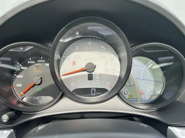 ポルシェ ７１８ボクスター S 茨城県 2017(平29)年 1.5万km ピュアホワイト スポーツエキゾースト/純正ナビ/（AM.FM.CD.BT）/バックカメラ/ETC2.0/ハーフレザーシート/D/N席シートH/HIDヘッドライト/オートライト/Pシフト/純正19インチAW/レッドキャリパー/スペアキー有/保証書/取扱説明書/記録簿5枚有り