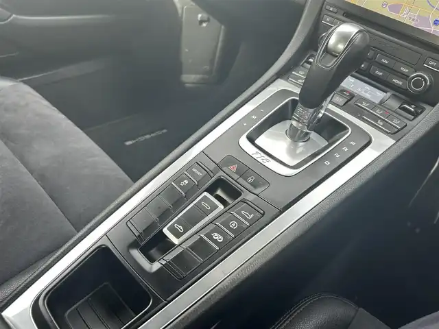 ポルシェ ７１８ボクスター S 茨城県 2017(平29)年 1.5万km ピュアホワイト スポーツエキゾースト/純正ナビ/（AM.FM.CD.BT）/バックカメラ/ETC2.0/ハーフレザーシート/D/N席シートH/HIDヘッドライト/オートライト/Pシフト/純正19インチAW/レッドキャリパー/スペアキー有/保証書/取扱説明書/記録簿5枚有り