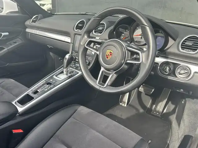 ポルシェ ７１８ボクスター S 茨城県 2017(平29)年 1.5万km ピュアホワイト スポーツエキゾースト/純正ナビ/（AM.FM.CD.BT）/バックカメラ/ETC2.0/ハーフレザーシート/D/N席シートH/HIDヘッドライト/オートライト/Pシフト/純正19インチAW/レッドキャリパー/スペアキー有/保証書/取扱説明書/記録簿5枚有り