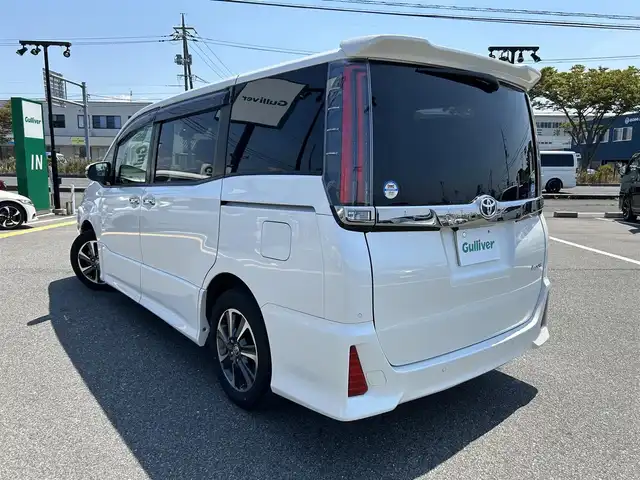 トヨタ ノア Si ダブルバイビーⅡ 鳥取県 2019(令1)年 5.2万km ホワイトパールクリスタルシャイン 純正９インチナビ/フルセグ/DVD/CD/BT/バックカメラ・ビルトインETC/前方ドライブレコーダー/ハーフレザーシート/トヨタセーフティセンス/クルーズコントロール/レーンキープアシスト/両側パワースライドドア/LEDヘッドライト/フォグライト/純正16インチアルミホイール/プッシュエンジンスタート/アイドリングストップ/フロアマット/ドアバイザー/スペアキー