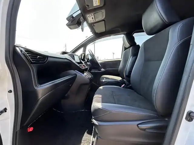 トヨタ ノア Si ダブルバイビーⅡ 鳥取県 2019(令1)年 5.2万km ホワイトパールクリスタルシャイン 純正９インチナビ/フルセグ/DVD/CD/BT/バックカメラ・ビルトインETC/前方ドライブレコーダー/ハーフレザーシート/トヨタセーフティセンス/クルーズコントロール/レーンキープアシスト/両側パワースライドドア/LEDヘッドライト/フォグライト/純正16インチアルミホイール/プッシュエンジンスタート/アイドリングストップ/フロアマット/ドアバイザー/スペアキー
