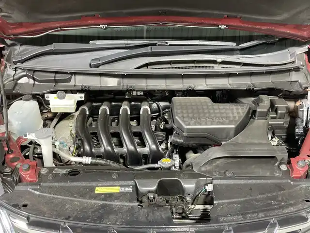 日産 セレナ ハイウェイスター 福岡県 2020(令2)年 3万km マルーンレッド 2トーン ・純正ナビ　/・前ドラレコ　/・社外フリップダウンモニター　/・クルコン　/・横滑り防止　/・前後コーナーセンサー　/・エマージェンシーブレーキ　/・ハンズフリーオートスライド　/・片側パワスラ　/・バックカメラ　/・オートライト/・純正フロアマット/・純正15インチアルミ/・電格ミラー