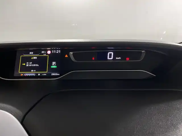 日産 セレナ ハイウェイスター 福岡県 2020(令2)年 3万km マルーンレッド 2トーン ・純正ナビ　/・前ドラレコ　/・社外フリップダウンモニター　/・クルコン　/・横滑り防止　/・前後コーナーセンサー　/・エマージェンシーブレーキ　/・ハンズフリーオートスライド　/・片側パワスラ　/・バックカメラ　/・オートライト/・純正フロアマット/・純正15インチアルミ/・電格ミラー