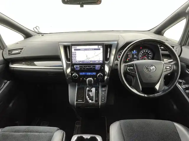 トヨタ アルファード S Aパッケージ タイプブラック 熊本県 2016(平28)年 8.3万km ホワイトパールクリスタルシャイン 社外１１インチナビ（ＣＤ・ＤＶＤ・フルセグ・ＢＴ）/社外フリップダウンモニター　/バックカメラ　/ビルトインＥＴＣ　/両側パワースライドドア　/クルーズコントロール　/前後クリアランスソナー　/パワーバックドア/ハーフレザーシート/電動パーキング/ブレーキホールド/オットマン/純正フロアマット/純正１８インチAW/オートライト/LEDヘッドライト/フォグランプ/スマートキー/プッシュスタート/保証書/取扱説明書