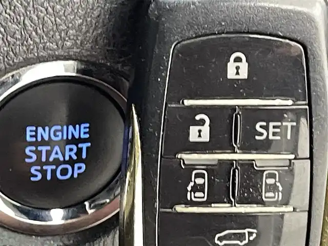 トヨタ アルファード S Aパッケージ タイプブラック 熊本県 2016(平28)年 8.3万km ホワイトパールクリスタルシャイン 社外１１インチナビ（ＣＤ・ＤＶＤ・フルセグ・ＢＴ）/社外フリップダウンモニター　/バックカメラ　/ビルトインＥＴＣ　/両側パワースライドドア　/クルーズコントロール　/前後クリアランスソナー　/パワーバックドア/ハーフレザーシート/電動パーキング/ブレーキホールド/オットマン/純正フロアマット/純正１８インチAW/オートライト/LEDヘッドライト/フォグランプ/スマートキー/プッシュスタート/保証書/取扱説明書