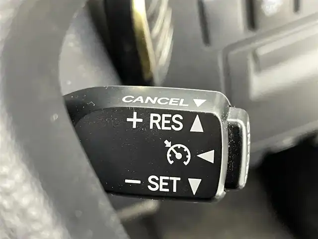 トヨタ アルファード S Aパッケージ タイプブラック 熊本県 2016(平28)年 8.3万km ホワイトパールクリスタルシャイン 社外１１インチナビ（ＣＤ・ＤＶＤ・フルセグ・ＢＴ）/社外フリップダウンモニター　/バックカメラ　/ビルトインＥＴＣ　/両側パワースライドドア　/クルーズコントロール　/前後クリアランスソナー　/パワーバックドア/ハーフレザーシート/電動パーキング/ブレーキホールド/オットマン/純正フロアマット/純正１８インチAW/オートライト/LEDヘッドライト/フォグランプ/スマートキー/プッシュスタート/保証書/取扱説明書