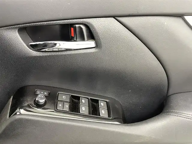 トヨタ アルファード S Aパッケージ タイプブラック 熊本県 2016(平28)年 8.3万km ホワイトパールクリスタルシャイン 社外１１インチナビ（ＣＤ・ＤＶＤ・フルセグ・ＢＴ）/社外フリップダウンモニター　/バックカメラ　/ビルトインＥＴＣ　/両側パワースライドドア　/クルーズコントロール　/前後クリアランスソナー　/パワーバックドア/ハーフレザーシート/電動パーキング/ブレーキホールド/オットマン/純正フロアマット/純正１８インチAW/オートライト/LEDヘッドライト/フォグランプ/スマートキー/プッシュスタート/保証書/取扱説明書