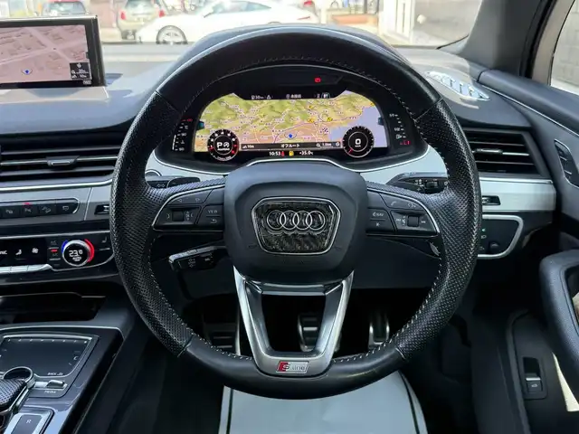 アウディ Ｑ７ 55TFSIクワトロアダプティブエアサスペンション 静岡県 2019(平31)年 4.8万km パール エアサスペンション/パノラマサンルーフ/レザーシート/バーチャルコックピット/BSM/電動リアゲート/純正ナビ/(CD/DVD/Bluetooth/フルセグ)/360°カメラ/アダプティブクルーズコントロール/レーンキープアシスト/パーキングアシスト/ダウンヒルアシストコントロール/メモリー付パワーシート/シートヒーター/アドバンストキー/ETC2.0/ドライブレコーダー/純正フロアマット/純正21インチアルミホイール/3列シート/保証書/取説