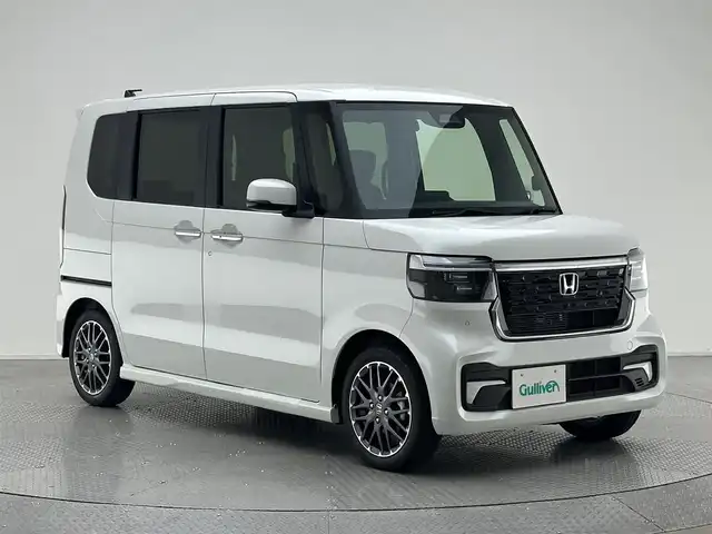ホンダ Ｎ ＢＯＸ カスタム ターボ 兵庫県 2025(令7)年 0.1千km プラチナホワイトパール 届出済未使用車/純正メモリーナビ（BT/USB/ フルセグTV）/バックカメラ/純正15インチアルミホイール/LEDヘッドランプ/両側パワースライドドア/ハーフレザーシート/スマートキー2本/プッシュスタート/ACC/LKA/DCS/オートハイビーム/ヘッドライトレベライザー/シートヒーター