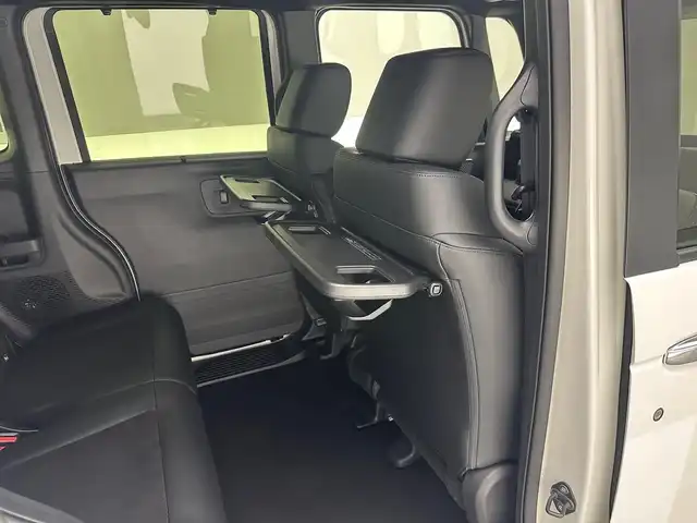 ホンダ Ｎ ＢＯＸ カスタム ターボ 兵庫県 2025(令7)年 0.1千km プラチナホワイトパール 届出済未使用車/純正メモリーナビ（BT/USB/ フルセグTV）/バックカメラ/純正15インチアルミホイール/LEDヘッドランプ/両側パワースライドドア/ハーフレザーシート/スマートキー2本/プッシュスタート/ACC/LKA/DCS/オートハイビーム/ヘッドライトレベライザー/シートヒーター