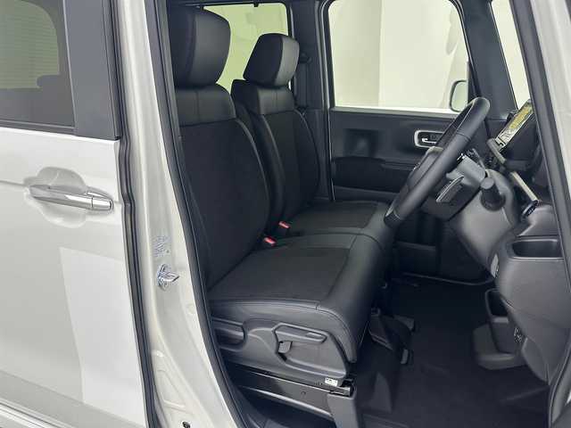 ホンダ Ｎ ＢＯＸ カスタム ターボ 兵庫県 2025(令7)年 0.1千km プラチナホワイトパール 届出済未使用車/純正メモリーナビ（BT/USB/ フルセグTV）/バックカメラ/純正15インチアルミホイール/LEDヘッドランプ/両側パワースライドドア/ハーフレザーシート/スマートキー2本/プッシュスタート/ACC/LKA/DCS/オートハイビーム/ヘッドライトレベライザー/シートヒーター