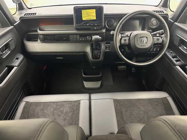 ホンダ Ｎ ＢＯＸ カスタム ターボ 兵庫県 2025(令7)年 0.1千km プラチナホワイトパール 届出済未使用車/純正メモリーナビ（BT/USB/ フルセグTV）/バックカメラ/純正15インチアルミホイール/LEDヘッドランプ/両側パワースライドドア/ハーフレザーシート/スマートキー2本/プッシュスタート/ACC/LKA/DCS/オートハイビーム/ヘッドライトレベライザー/シートヒーター