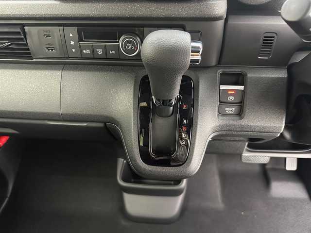 ホンダ Ｎ ＢＯＸ カスタム ターボ 兵庫県 2025(令7)年 0.1千km プラチナホワイトパール 届出済未使用車/純正メモリーナビ（BT/USB/ フルセグTV）/バックカメラ/純正15インチアルミホイール/LEDヘッドランプ/両側パワースライドドア/ハーフレザーシート/スマートキー2本/プッシュスタート/ACC/LKA/DCS/オートハイビーム/ヘッドライトレベライザー/シートヒーター