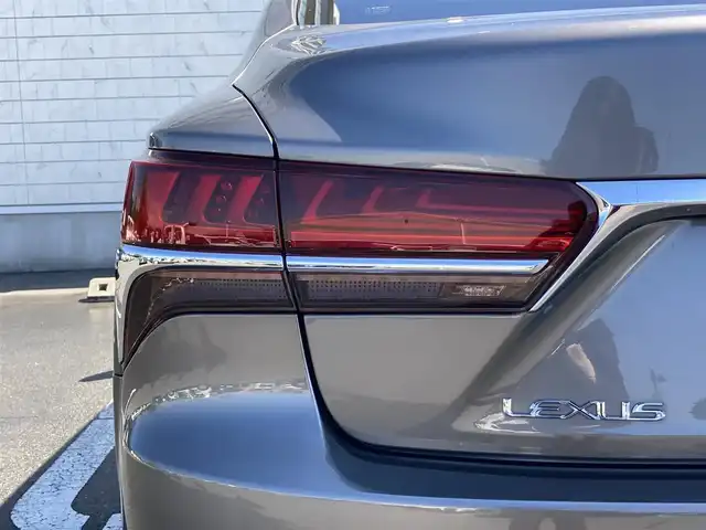 レクサス ＬＳ 500h バージョンL 静岡県 2019(令1)年 7.2万km マンガンラスター Toyota Safety Sense/純正ナビ/　AM FM CD DVD Bluetooth USB AUX/フルセグTV/ビルトインETC2.0/LEDオートヘッドランプ/全席シートヒーター＆シートベンチレーション/レーダークルーズコントロール/デジタルインナーミラー/パワートランクリッド/純正20インチアルミホイール/ヘッドアップディスプレイ/電動リアサンシェード/スマートキー2本＆カードキー1枚/アラウンドビューモニター/ドライブレコーダー/ブラウンレザーシート/全席パワーシート