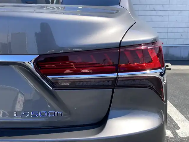 レクサス ＬＳ 500h バージョンL 静岡県 2019(令1)年 7.2万km マンガンラスター Toyota Safety Sense/純正ナビ/　AM FM CD DVD Bluetooth USB AUX/フルセグTV/ビルトインETC2.0/LEDオートヘッドランプ/全席シートヒーター＆シートベンチレーション/レーダークルーズコントロール/デジタルインナーミラー/パワートランクリッド/純正20インチアルミホイール/ヘッドアップディスプレイ/電動リアサンシェード/スマートキー2本＆カードキー1枚/アラウンドビューモニター/ドライブレコーダー/ブラウンレザーシート/全席パワーシート