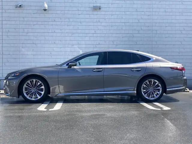 レクサス ＬＳ 500h バージョンL 静岡県 2019(令1)年 7.2万km マンガンラスター Toyota Safety Sense/純正ナビ/　AM FM CD DVD Bluetooth USB AUX/フルセグTV/ビルトインETC2.0/LEDオートヘッドランプ/全席シートヒーター＆シートベンチレーション/レーダークルーズコントロール/デジタルインナーミラー/パワートランクリッド/純正20インチアルミホイール/ヘッドアップディスプレイ/電動リアサンシェード/スマートキー2本＆カードキー1枚/アラウンドビューモニター/ドライブレコーダー/ブラウンレザーシート/全席パワーシート