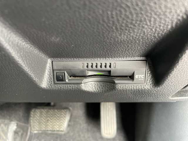 トヨタ ヤリス ハイブリッド Z 愛知県 2020(令2)年 4.5万km アイスピンクメタリック トヨタセーフティーセンス/純正8インチディスプレイオーディオナビ（無し）/レーダークルーズコントロール/シートヒーター/バックカメラ/コーナーセンサー/LEDヘッドライト/オートマチックハイビーム/ドライブレコーダー/ETC/衝突被害軽減ブレーキ/Bluetooth/ステアリングスイッチ/スマートキー/プッシュスタート