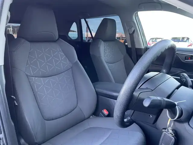 トヨタ ＲＡＶ４ ハイブリットX 香川県 2022(令4)年 3.7万km アティチュードブラックマイカ 純正9インチメモリーナビ/→AM/FM/CD/DVD/Bluetooth/フルセグTV/レーダークルーズコントロール/レーンキープアシスト/ビルトインETC/バックカメラ/ドライブレコーダー/衝突軽減ブレーキ/オートハイビーム/LEDヘッドライト/ブラインドスポットモニター/純正オプション18インチアルミホイール/ステアリングスイッチ/スマートキー/スペアキー×1/禁煙車