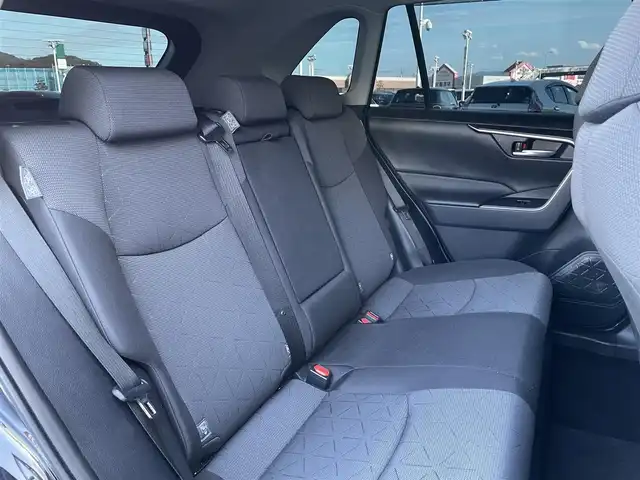 トヨタ ＲＡＶ４ ハイブリットX 香川県 2022(令4)年 3.7万km アティチュードブラックマイカ 純正9インチメモリーナビ/→AM/FM/CD/DVD/Bluetooth/フルセグTV/レーダークルーズコントロール/レーンキープアシスト/ビルトインETC/バックカメラ/ドライブレコーダー/衝突軽減ブレーキ/オートハイビーム/LEDヘッドライト/ブラインドスポットモニター/純正オプション18インチアルミホイール/ステアリングスイッチ/スマートキー/スペアキー×1/禁煙車