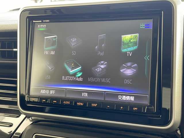 スズキ スペーシア カスタム HYBRID XS 沖縄県 2021(令3)年 5.2万km ピュアホワイトP 純正８インチナビ/（Ｂｌｕｅｔｏｏｔｈ　フルセグTV　ＣＤ　ＤＶＤ）/全方位モニター/ドライブレコーダー/クルーズコントロール/両側パワースライドドア/コーナーセンサー/衝突軽減ブレーキ/ヘッドアップディスプレイ/革巻きステアリング/シートヒーター/ハーフレザーシート/純正15インチアルミホイール/LEDヘッドライト/オートライト/ドアバイザー