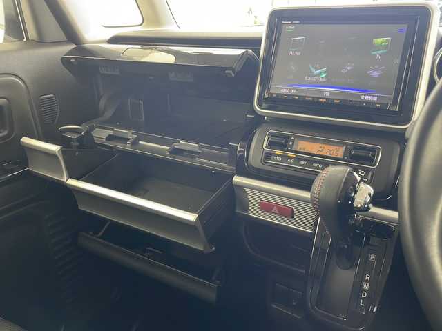 スズキ スペーシア カスタム HYBRID XS 沖縄県 2021(令3)年 5.2万km ピュアホワイトP 純正８インチナビ/（Ｂｌｕｅｔｏｏｔｈ　フルセグTV　ＣＤ　ＤＶＤ）/全方位モニター/ドライブレコーダー/クルーズコントロール/両側パワースライドドア/コーナーセンサー/衝突軽減ブレーキ/ヘッドアップディスプレイ/革巻きステアリング/シートヒーター/ハーフレザーシート/純正15インチアルミホイール/LEDヘッドライト/オートライト/ドアバイザー