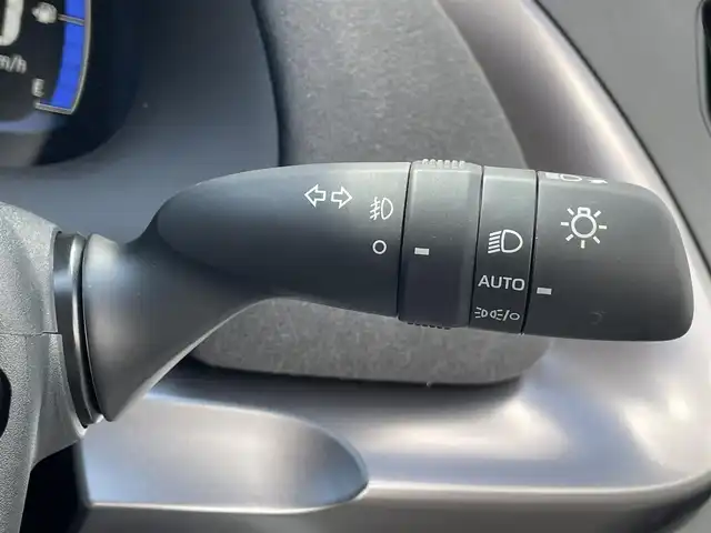 トヨタ アクア GRスポーツ 滋賀県 2024(令6)年 0.1千km パールⅡ 純正ナビ/Bluetooth/USB/Miracast/パノラミックビューモニター/セーフティセンス/・プリクラッシュセーフティ/・レーントレーシングアシスト/・レーダークルーズコントロール/・オートマチックハイビーム/・ロードサインアシスト/パーキングサポートブレーキ/ハーフレザーシート/コンフォートパッケージ/・イージリターン機能/・シートヒーター /・シートバックポケット/・ステアリングヒーター/LEDヘッドライト/オートライト/ETC/前後ドライブレコーダー/プッシュスタート /スマートキー
