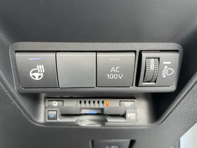 トヨタ アクア GRスポーツ 滋賀県 2024(令6)年 0.1千km パールⅡ 純正ナビ/Bluetooth/USB/Miracast/パノラミックビューモニター/セーフティセンス/・プリクラッシュセーフティ/・レーントレーシングアシスト/・レーダークルーズコントロール/・オートマチックハイビーム/・ロードサインアシスト/パーキングサポートブレーキ/ハーフレザーシート/コンフォートパッケージ/・イージリターン機能/・シートヒーター /・シートバックポケット/・ステアリングヒーター/LEDヘッドライト/オートライト/ETC/前後ドライブレコーダー/プッシュスタート /スマートキー