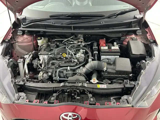 トヨタ ヤリス G 愛知県 2023(令5)年 0.8万km センシュアルレッドマイカ 禁煙車/純正８インチナビ/（AM/FM/USB/Bluetooth）/バックカメラ/トヨタセーフティセンス/・プリクラッシュセーフティ/・レーンディパーチャーアラート/・レーダークルーズコントロール/・ロードサインアシスト/ETC/スマートキー/スペアキー有/プッシュスタート/純正フロアマット/ステアリングスイッチ/横滑り防止装置/オートライト