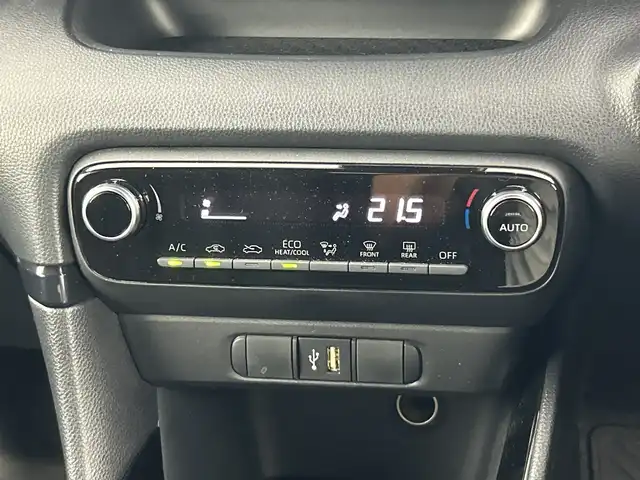 トヨタ ヤリス G 愛知県 2023(令5)年 0.8万km センシュアルレッドマイカ 禁煙車/純正８インチナビ/（AM/FM/USB/Bluetooth）/バックカメラ/トヨタセーフティセンス/・プリクラッシュセーフティ/・レーンディパーチャーアラート/・レーダークルーズコントロール/・ロードサインアシスト/ETC/スマートキー/スペアキー有/プッシュスタート/純正フロアマット/ステアリングスイッチ/横滑り防止装置/オートライト