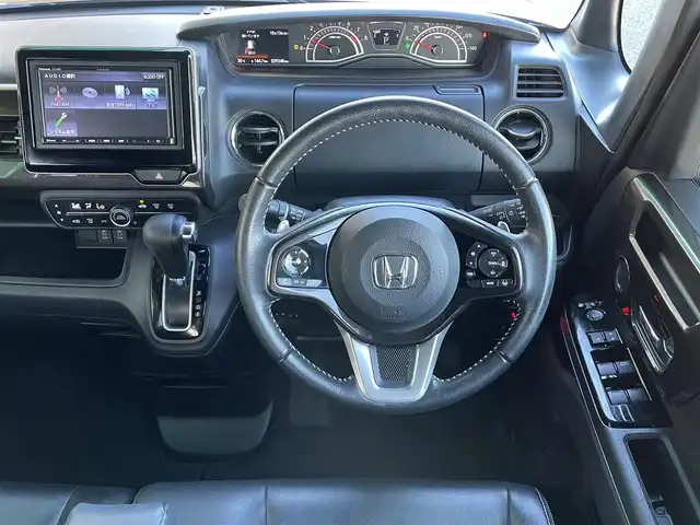 ホンダ Ｎ ＢＯＸ G L ターボ ホンダセンシング 岐阜県 2018(平30)年 3万km クリスタルブラックパール 禁煙車/社外SDナビ/AM/FM/CD/BT/フルセグTV/バックカメラ/衝突軽減ブレーキ/LKA/両側パワースライドドア/レーダークルーズコントロール /ビルトインETC/ハーフレザーシート /スマートキー/プッシュスタート /360°ドライブレコーダー/純正アルミホイール/純正ドアバイザー/純正フロアマット/オートライト/LEDヘッドライト/フォグランプ