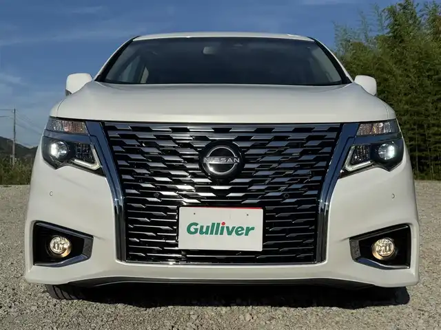 日産 エルグランド 250ハイウェイスターS 兵庫県 2025(令7)年 0.1千km パール 登録済み未使用車/純正アルミホイール/LEDヘッドライト/オートライト/コーナーセンサー/エマージェンシーブレーキ/ステアリングリモコン/プロパイロット/アラウンドビューモニタ-/BSM/レーダークルコン/レーンキープ/オートハイビーム/両側パワースライドドア/パワーバックドア/ハーフレザーシート/Ｗエアコン