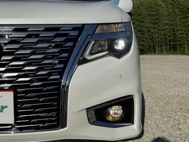 日産 エルグランド 250ハイウェイスターS 兵庫県 2025(令7)年 0.1千km パール 登録済み未使用車/純正アルミホイール/LEDヘッドライト/オートライト/コーナーセンサー/エマージェンシーブレーキ/ステアリングリモコン/プロパイロット/アラウンドビューモニタ-/BSM/レーダークルコン/レーンキープ/オートハイビーム/両側パワースライドドア/パワーバックドア/ハーフレザーシート/Ｗエアコン