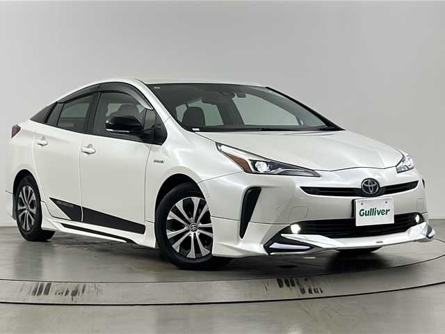 トヨタ プリウス A プレミアム 埼玉県 2019(令1)年 2.9万km ホワイトパールクリスタルシャイン 純正ナビ(NSZT-W68T)　/バックカメラ　/フルモデリスタエアロ　/フルセグＴＶ　/Ｂｌｕｅｔｏｏｔｈ　/ＥＴＣ２．０　/ＨＵＤ　/パーキングアシスト　/温冷シート　/レザーシート　/革巻きステアリング　/トヨタセーフティーセンス/ドライブレコーダー/BSM/革巻きステアリング