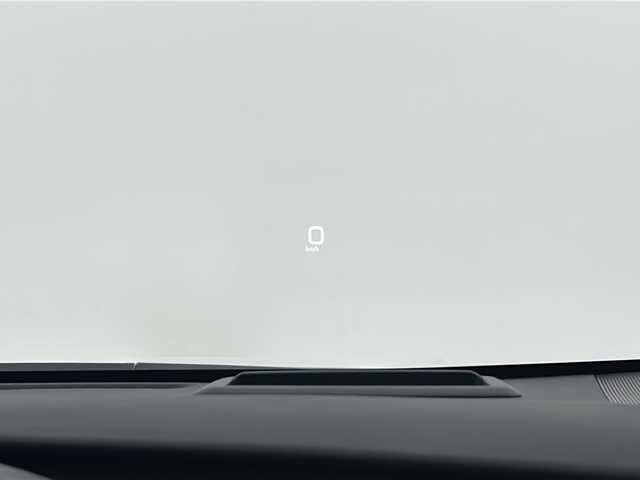 トヨタ プリウス A プレミアム 埼玉県 2019(令1)年 2.9万km ホワイトパールクリスタルシャイン 純正ナビ(NSZT-W68T)　/バックカメラ　/フルモデリスタエアロ　/フルセグＴＶ　/Ｂｌｕｅｔｏｏｔｈ　/ＥＴＣ２．０　/ＨＵＤ　/パーキングアシスト　/温冷シート　/レザーシート　/革巻きステアリング　/トヨタセーフティーセンス/ドライブレコーダー/BSM/革巻きステアリング
