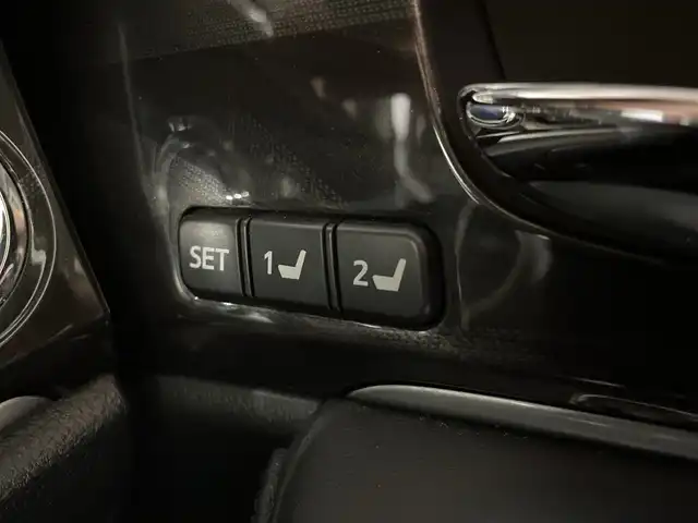 トヨタ クラウン ハイブリッド アスリートG 福岡県 2013(平25)年 8.8万km ホワイトパールクリスタルシャイン 純正HDDナビゲーション/CD DVD BT/フルセグテレビ/バックモニター/プリクラッシュモニター/レーダークルーズコントロール/オートハイビーム/革シート/シートヒーター/ベンチレーション/パワーシート/革巻きステアリング/ステアリングスイッチ/ETC/ステアリングヒーター/オートライト/純正18インチアルミホイール/後席シェード