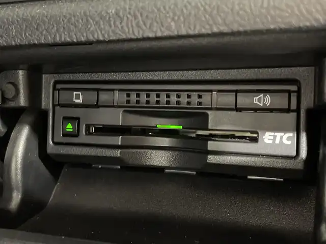 トヨタ クラウン ハイブリッド アスリートG 福岡県 2013(平25)年 8.8万km ホワイトパールクリスタルシャイン 純正HDDナビゲーション/CD DVD BT/フルセグテレビ/バックモニター/プリクラッシュモニター/レーダークルーズコントロール/オートハイビーム/革シート/シートヒーター/ベンチレーション/パワーシート/革巻きステアリング/ステアリングスイッチ/ETC/ステアリングヒーター/オートライト/純正18インチアルミホイール/後席シェード