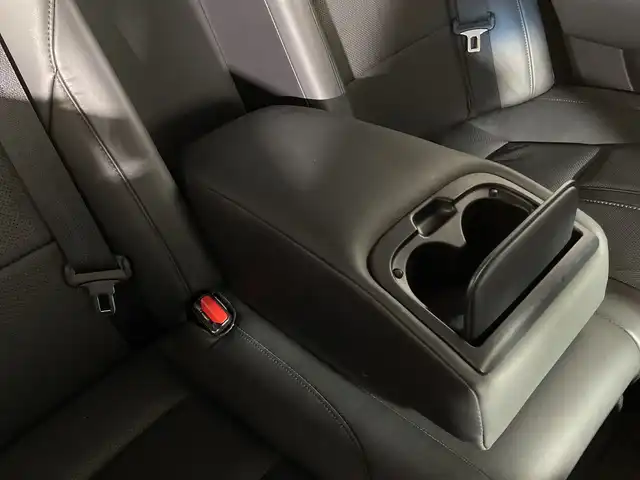 トヨタ クラウン ハイブリッド アスリートG 福岡県 2013(平25)年 8.8万km ホワイトパールクリスタルシャイン 純正HDDナビゲーション/CD DVD BT/フルセグテレビ/バックモニター/プリクラッシュモニター/レーダークルーズコントロール/オートハイビーム/革シート/シートヒーター/ベンチレーション/パワーシート/革巻きステアリング/ステアリングスイッチ/ETC/ステアリングヒーター/オートライト/純正18インチアルミホイール/後席シェード