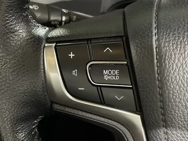 トヨタ クラウン ハイブリッド アスリートG 福岡県 2013(平25)年 8.8万km ホワイトパールクリスタルシャイン 純正HDDナビゲーション/CD DVD BT/フルセグテレビ/バックモニター/プリクラッシュモニター/レーダークルーズコントロール/オートハイビーム/革シート/シートヒーター/ベンチレーション/パワーシート/革巻きステアリング/ステアリングスイッチ/ETC/ステアリングヒーター/オートライト/純正18インチアルミホイール/後席シェード