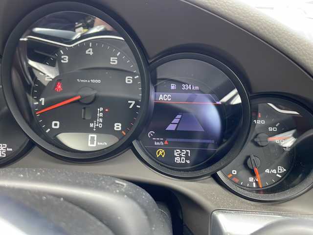 ポルシェ ９１１ カレラ 東京都 2017(平29)年 1.8万km ピュアホワイト 新車時保証書　整備記録簿/取扱説明書/ポルシェアクティブセーフ/アダプティブクルーズコントロール/アイドリングストップ/純正ナビ/BT/USB/SD/バックカメラ　ETC【DSRC】/ドライブレコーダー【前後】/レザーシート/シートヒーター/フロント背もたれパワーシート/アクティブサスペンション【PASM】/キーレスキー×２/LEDヘッドライト/オートライト/パドルシフト付皮巻きハンドル/純正19インチアルミ