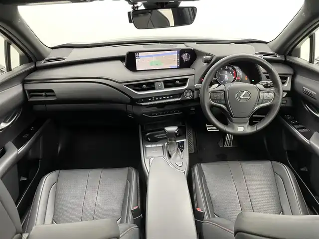 レクサス ＵＸ 200 Fスポーツ 岡山県 2018(平30)年 6万km グラファイトブラックガラスフレーク サンルーフ/純正ナビ/地デジ/Bluetooth/CD/DVD/SD/パノラミックビューモニター/BSM/HUD/黒革シート/シートヒーター /ベンチレーション /ステアリングヒーター/パワーシート/ドラレコ /ビルトインETC2.0/三眼LEDライト/衝突軽減ブレーキ/レーダークルーズコントロール/プッシュスタート /新車保証書/取扱説明書/スペアキー×１/カードキー×１