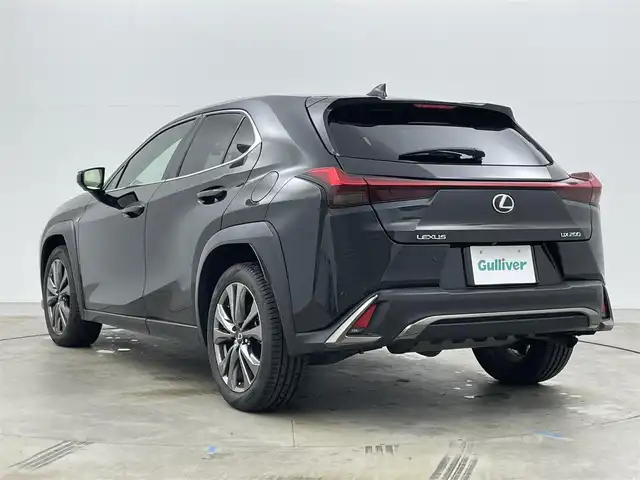 レクサス ＵＸ 200 Fスポーツ 岡山県 2018(平30)年 6万km グラファイトブラックガラスフレーク サンルーフ/純正ナビ/地デジ/Bluetooth/CD/DVD/SD/パノラミックビューモニター/BSM/HUD/黒革シート/シートヒーター /ベンチレーション /ステアリングヒーター/パワーシート/ドラレコ /ビルトインETC2.0/三眼LEDライト/衝突軽減ブレーキ/レーダークルーズコントロール/プッシュスタート /新車保証書/取扱説明書/スペアキー×１/カードキー×１