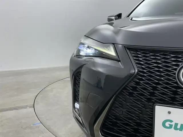 レクサス ＵＸ 200 Fスポーツ 岡山県 2018(平30)年 6万km グラファイトブラックガラスフレーク サンルーフ/純正ナビ/地デジ/Bluetooth/CD/DVD/SD/パノラミックビューモニター/BSM/HUD/黒革シート/シートヒーター /ベンチレーション /ステアリングヒーター/パワーシート/ドラレコ /ビルトインETC2.0/三眼LEDライト/衝突軽減ブレーキ/レーダークルーズコントロール/プッシュスタート /新車保証書/取扱説明書/スペアキー×１/カードキー×１