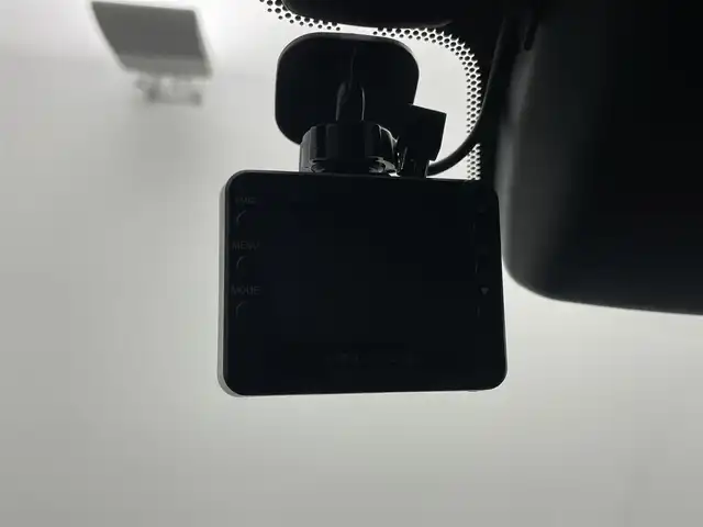 レクサス ＵＸ 200 Fスポーツ 岡山県 2018(平30)年 6万km グラファイトブラックガラスフレーク サンルーフ/純正ナビ/地デジ/Bluetooth/CD/DVD/SD/パノラミックビューモニター/BSM/HUD/黒革シート/シートヒーター /ベンチレーション /ステアリングヒーター/パワーシート/ドラレコ /ビルトインETC2.0/三眼LEDライト/衝突軽減ブレーキ/レーダークルーズコントロール/プッシュスタート /新車保証書/取扱説明書/スペアキー×１/カードキー×１