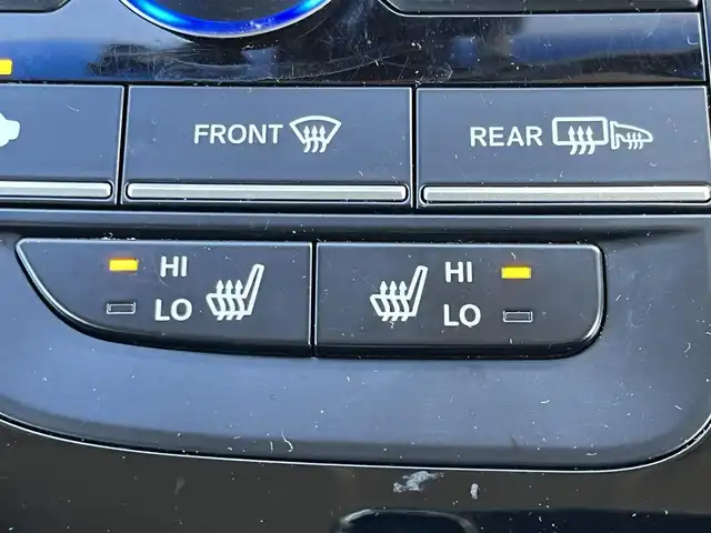 ホンダ フリード ハイブリット EX 奈良県 2017(平29)年 6.8万km ホワイトオーキッドパール 純正ナビ（VXM-174VFXi）/（フルセグ/BT/CD/DVD)/レーダークルーズコントロール/バックカメラ/衝突軽減システム/レーンキープアシスト/両側パワースライドドア/ハーフレザーシート/前席シートヒーター/後席サンシェード/オートライト/前後ドライブレコーダー/ETC/純正15インチＡＷ/取り扱い説明書/スペアキーＸ１