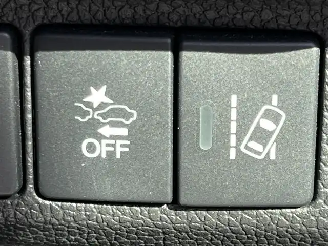 ホンダ フリード ハイブリット EX 奈良県 2017(平29)年 6.8万km ホワイトオーキッドパール 純正ナビ（VXM-174VFXi）/（フルセグ/BT/CD/DVD)/レーダークルーズコントロール/バックカメラ/衝突軽減システム/レーンキープアシスト/両側パワースライドドア/ハーフレザーシート/前席シートヒーター/後席サンシェード/オートライト/前後ドライブレコーダー/ETC/純正15インチＡＷ/取り扱い説明書/スペアキーＸ１