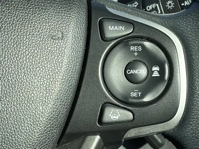 ホンダ フリード ハイブリット EX 奈良県 2017(平29)年 6.8万km ホワイトオーキッドパール 純正ナビ（VXM-174VFXi）/（フルセグ/BT/CD/DVD)/レーダークルーズコントロール/バックカメラ/衝突軽減システム/レーンキープアシスト/両側パワースライドドア/ハーフレザーシート/前席シートヒーター/後席サンシェード/オートライト/前後ドライブレコーダー/ETC/純正15インチＡＷ/取り扱い説明書/スペアキーＸ１