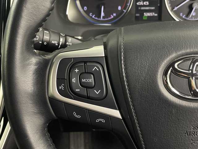 トヨタ ハリアー プレミアム 埼玉県 2019(令1)年 5.3万km ホワイトパールクリスタルシャイン 純正ナビ　/バックカメラ　/クルーズコントロール　/レーンキープアシスト　/衝突軽減ブレーキ　/コーナーセンサー　/パワーバックドア　/先行車発進お知らせ機能　/ＥＴＣ　/前後ドライブレコーダー　/社外アルミスタットレスタイヤ積込/フロアマット/アイドリングストップ/フォグランプ/LEDヘッドライト/ドアバイザー