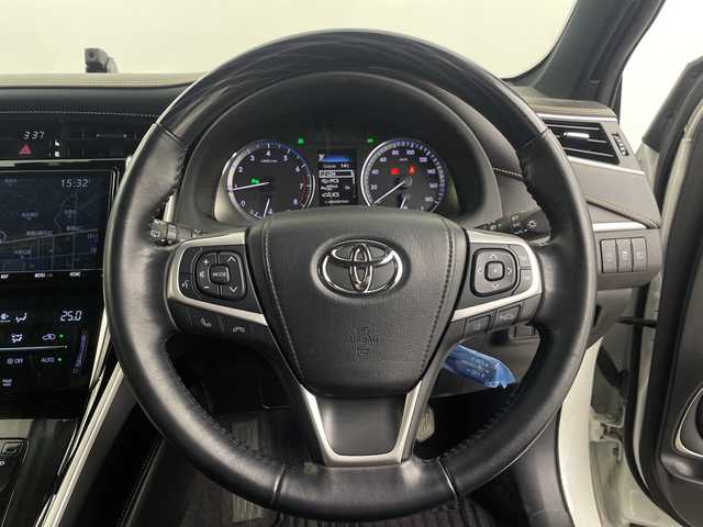 トヨタ ハリアー プレミアム 埼玉県 2019(令1)年 5.3万km ホワイトパールクリスタルシャイン 純正ナビ　/バックカメラ　/クルーズコントロール　/レーンキープアシスト　/衝突軽減ブレーキ　/コーナーセンサー　/パワーバックドア　/先行車発進お知らせ機能　/ＥＴＣ　/前後ドライブレコーダー　/社外アルミスタットレスタイヤ積込/フロアマット/アイドリングストップ/フォグランプ/LEDヘッドライト/ドアバイザー